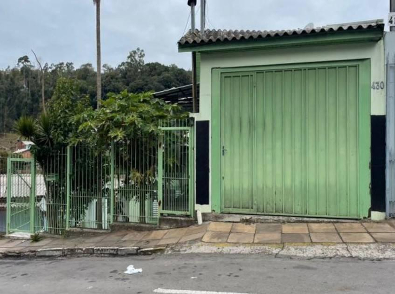 Foto de Casa em leilão no bairro Planalto em Caxias Do Sul - RS