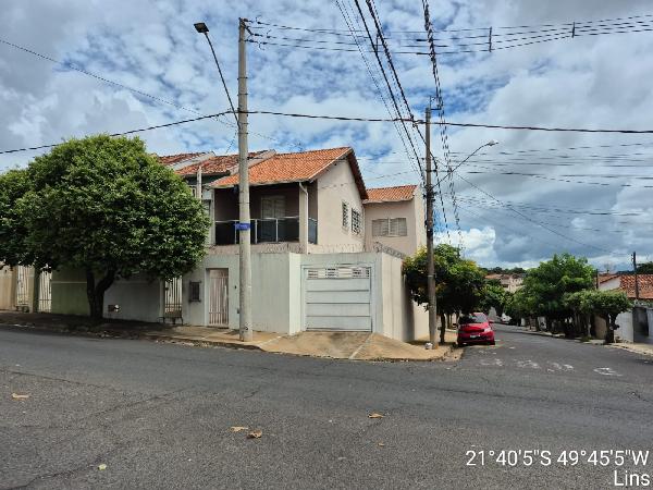 Foto de Casa em leilão no bairro Centro em Lins - SP