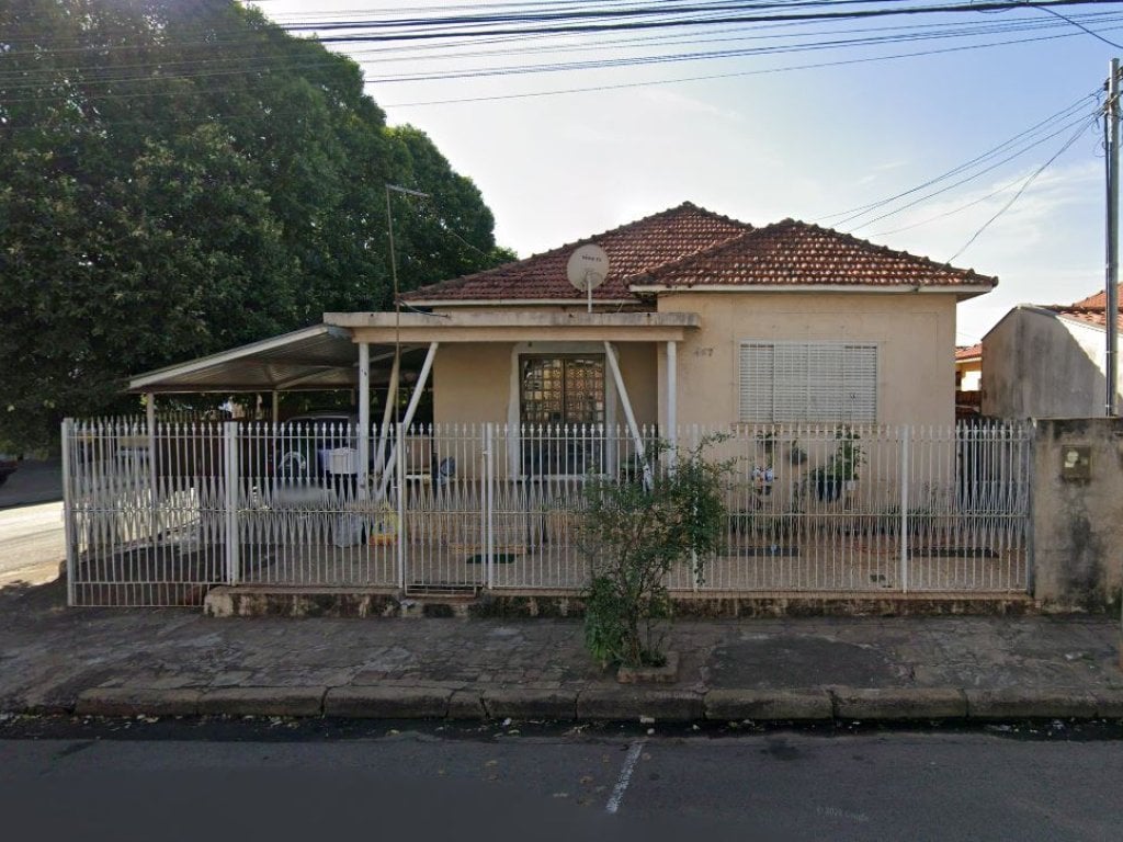 Foto de Casa em leilão no bairro Vila Clementina em Assis - SP