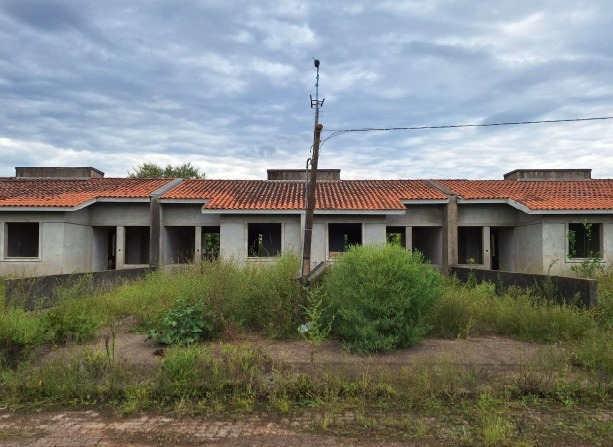 Foto de Casa em leilão no bairro Vila Três Marias em Esteio - RS