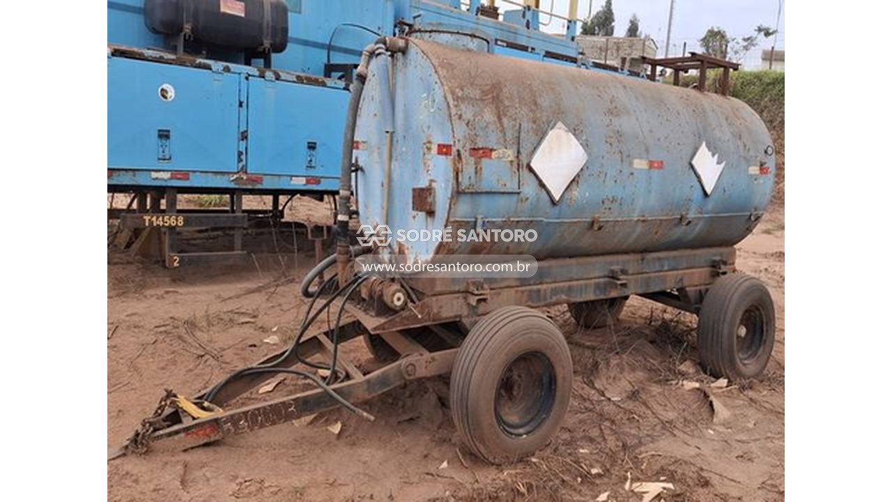 Foto de carreta agrícola com tanque rebocável agribomba 12