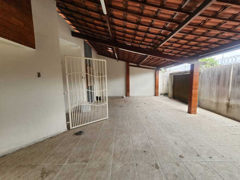 Foto de Casa em leilão no bairro Rosa dos Ventos em Parnamirim - RN