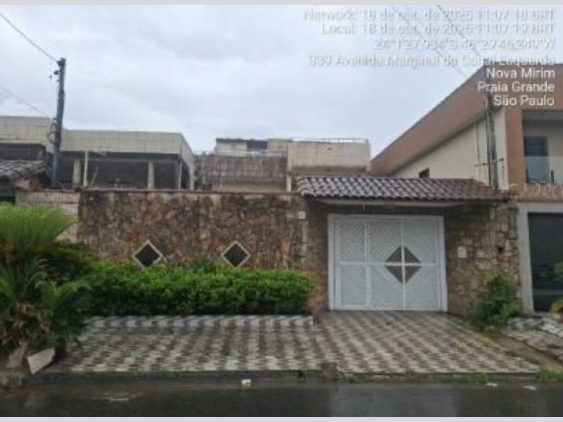 Foto de Casa em leilão no bairro Nova Mirim em Praia Grande - SP