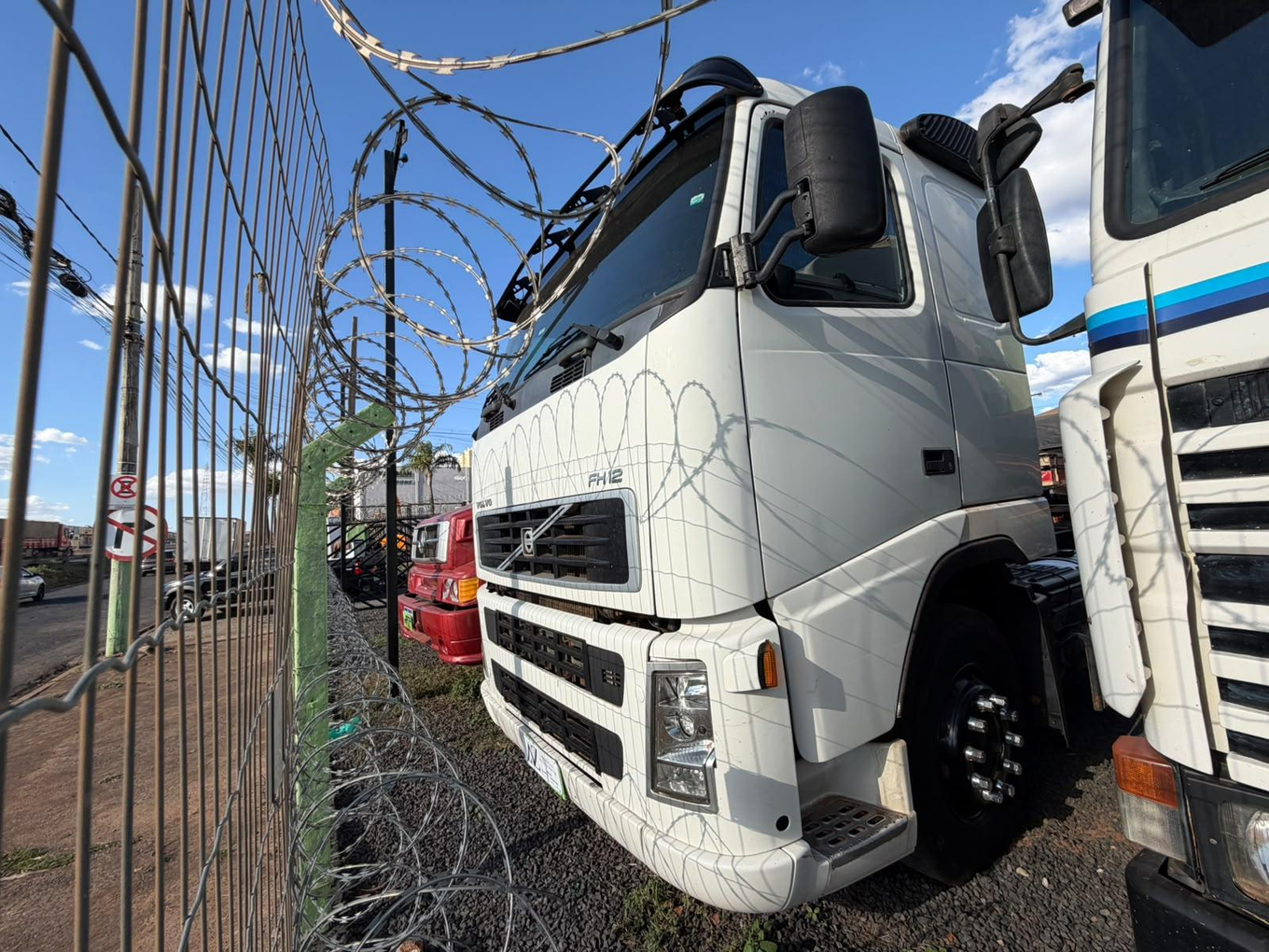 Foto de CAVALO MECÂNICO VOLVO FH12 380 6X2 ID: #3733769