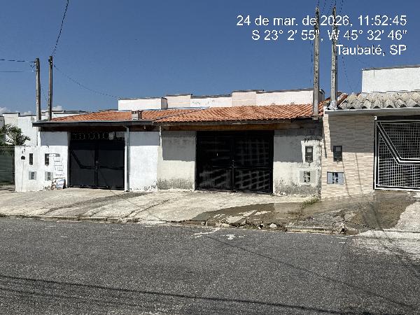 Foto de Casa em leilão no bairro Granjas Panorama em Taubaté - SP