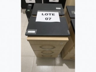 Foto de Gaveteiro e 02 Notebook