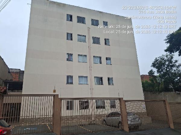 Foto de Apartamento em leilão no bairro Guaianazes em São Paulo - SP
