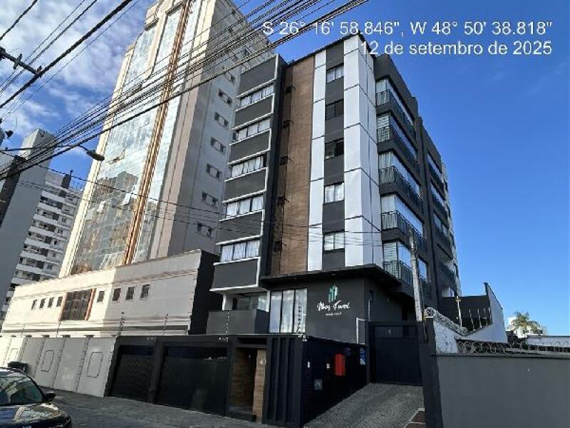 Foto de Apartamento em leilão no Res Ilhas Faroé em Joinville - SC