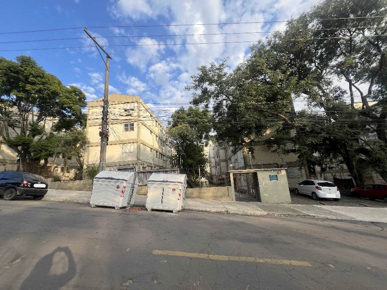 Foto de Apartamento em leilão no Condomínio Coronel Niederauer em Santa Maria - RS