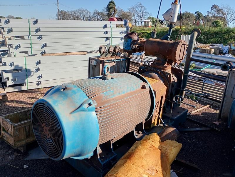 Foto de UNIDADE COMPRESSORA DE PARAFUSO HOWDEN WRV 204 C/ MOTOR WEG 300 CV (Ref.: DAU)