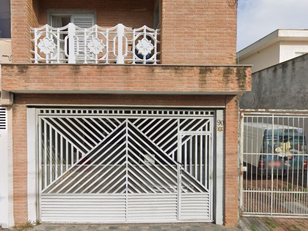 Foto de Casa em leilão no bairro Jardim Laone em São Paulo - SP