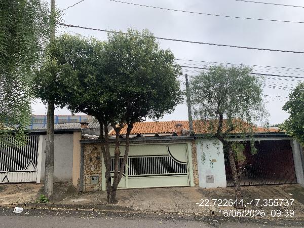 Foto de Casa em leilão no bairro Vila Dainese em Americana - SP