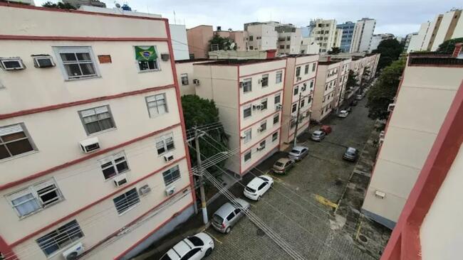 Foto de Apartamento em leilão no Condomínio Juiz Pedro Namorado em Rio De Janeiro - RJ