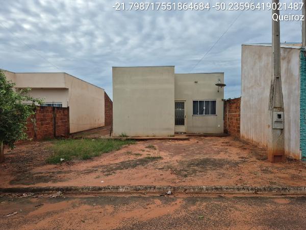 Foto de Casa em leilão no bairro Caingangs em Queiroz - SP