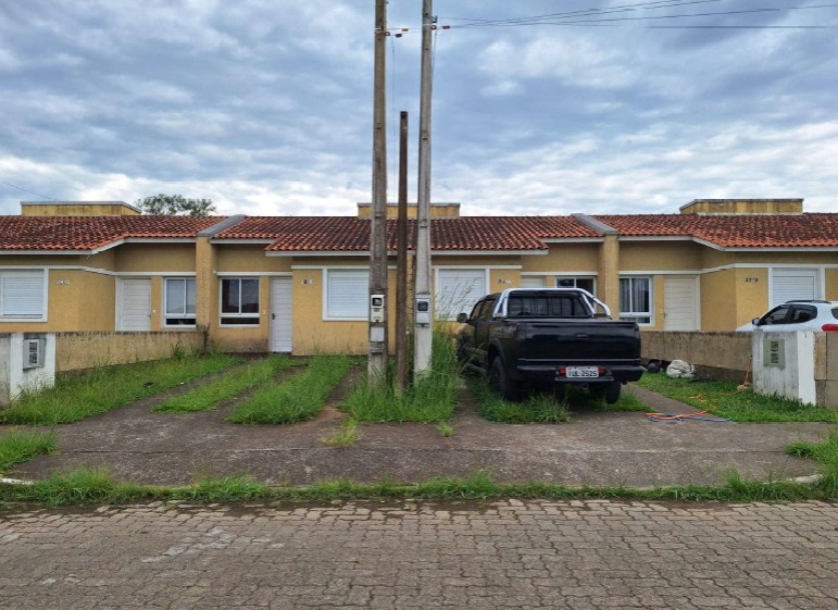 Foto de Casa em leilão no bairro Vila Três Marias em Esteio - RS