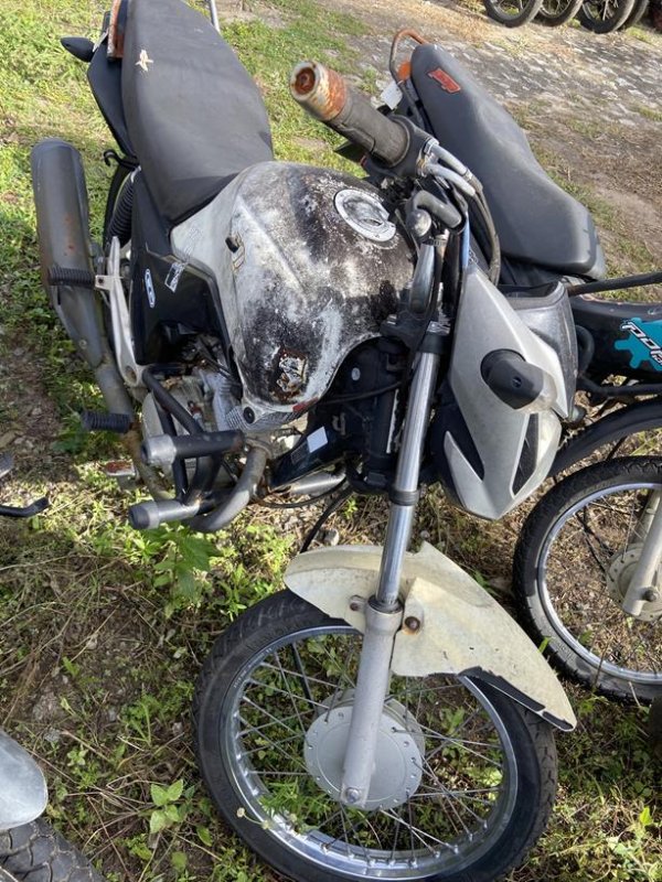Foto de HONDA/CG 150 TITAN EX, ANO/MOD 2015/2015, COR BRANCA, COMBUSTIVEL ALCOOL/GASOLINA, PLACA OHG8C63 - AL, RENAVAM 1044484796, ID CHASSI 9C2KC16