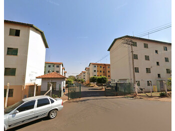 Foto de Apartamento em leilão no Residencial Aragão I em Sertãozinho - SP