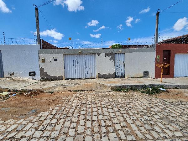 Foto de Casa em leilão no bairro Loteamento Jardins em Santo Antônio - RN