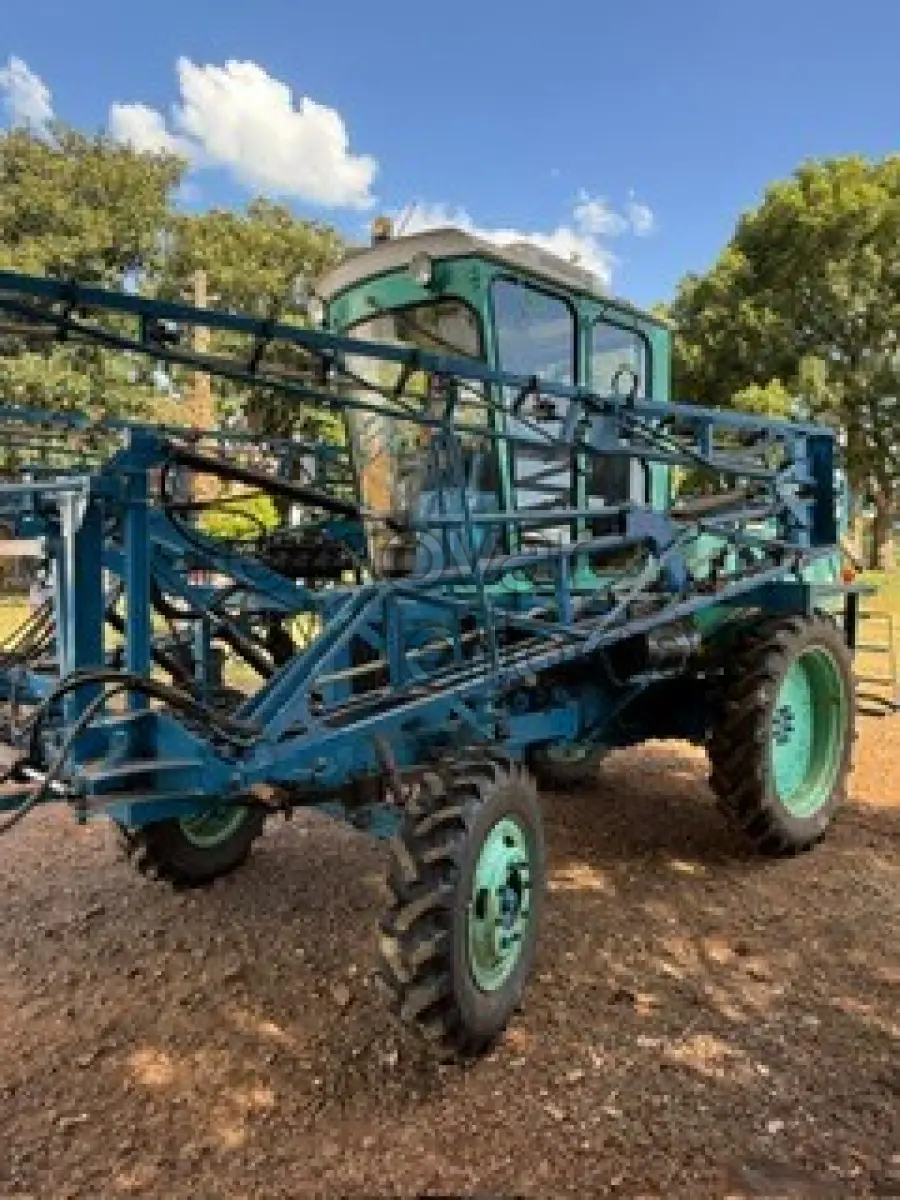 Foto de TRATOR PULVERIZADOR FORD 6.600 - ANO 1986 - SICREDI SEMENTES DO SUL - DEPO...