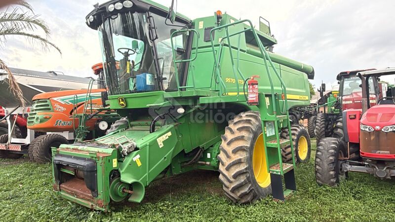 Foto de COLHEITADEIRA DE GRÃOS STS 9570 - Vxxxxx0 - 2014