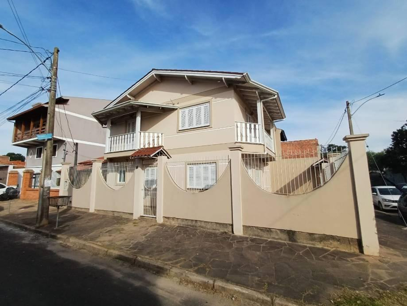 Foto de Casa em leilão no bairro Estradaância Velha em Canoas - RS
