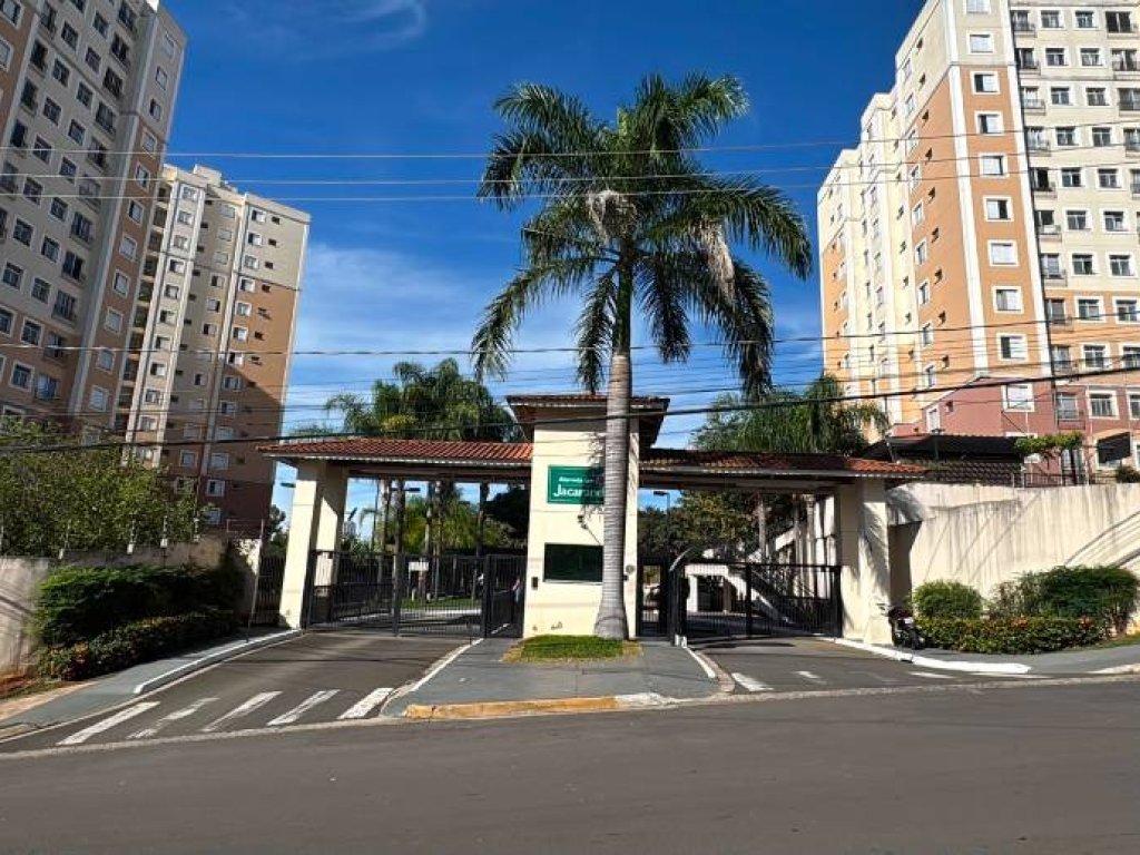 Foto de Apartamento em leilão no bairro Vila Satúrnia em Campinas - SP