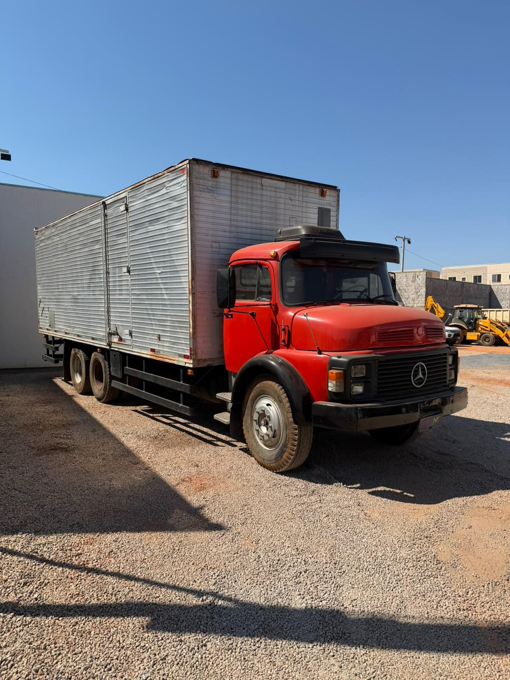 Foto de Caminhão Mercedes-Benz Baú 1113