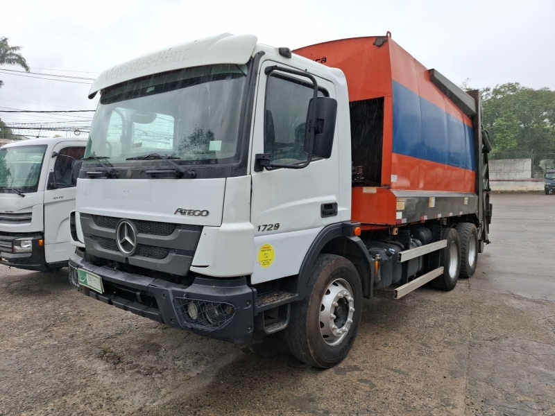 Foto de MERCEDES BENZ ATEGO 1729 CL COMPACTADOR 19M³ USIMECA 2019 / 2019 BRANCA DIESEL