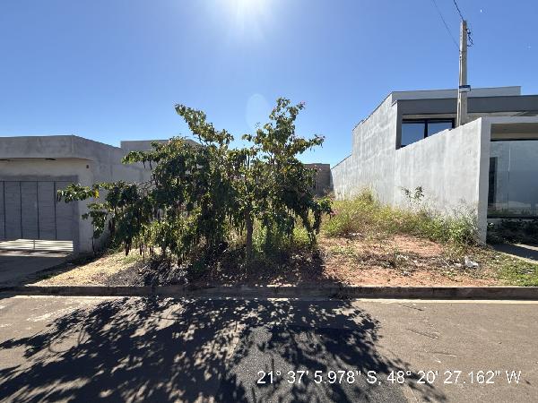 Foto de Terreno em leilão no Residencial Las Palmas em Matão - SP
