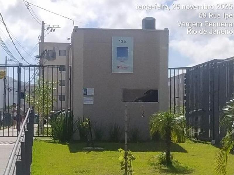 Foto de Apartamento em leilão no bairro Vargem Pequena em Rio De Janeiro - RJ