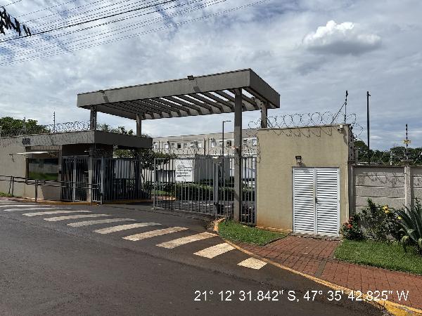 Foto de Apartamento em leilão no bairro Centro em Serrana - SP