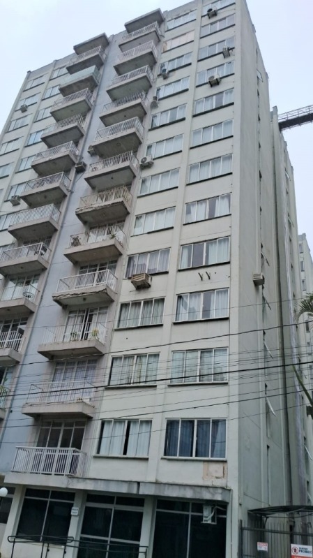 Foto de Apartamento em leilão no Edifício Parque Residencial Riviera em Joinville - SC