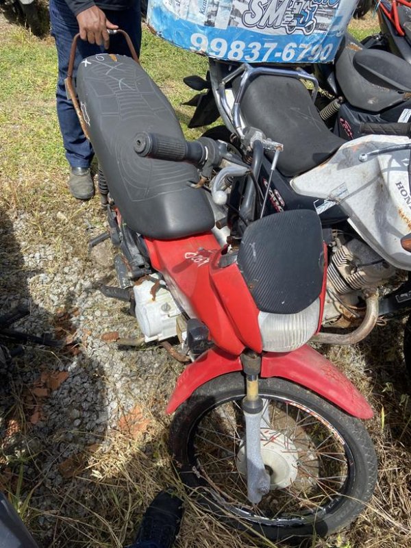 Foto de HONDA/POP100, ANO/MOD 2012/2012, COR VERMELHA, COMBUSTIVEL GASOLINA, PLACA 1 EMPLAC - N/I, RENAVAM 538698195, ID CHASSI 9C2HB0210CR456946, I