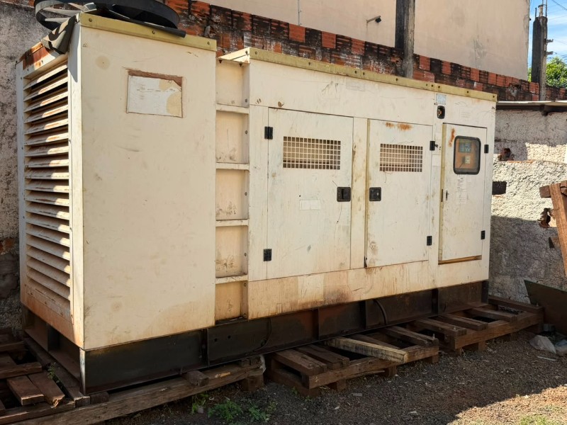Foto de GERADOR 500 KVA CABINADO; MOTOR CUMMINS NTA855; GABINETE BRUSHLESS; TENSÃO TRIFÁSICO 220V/380V