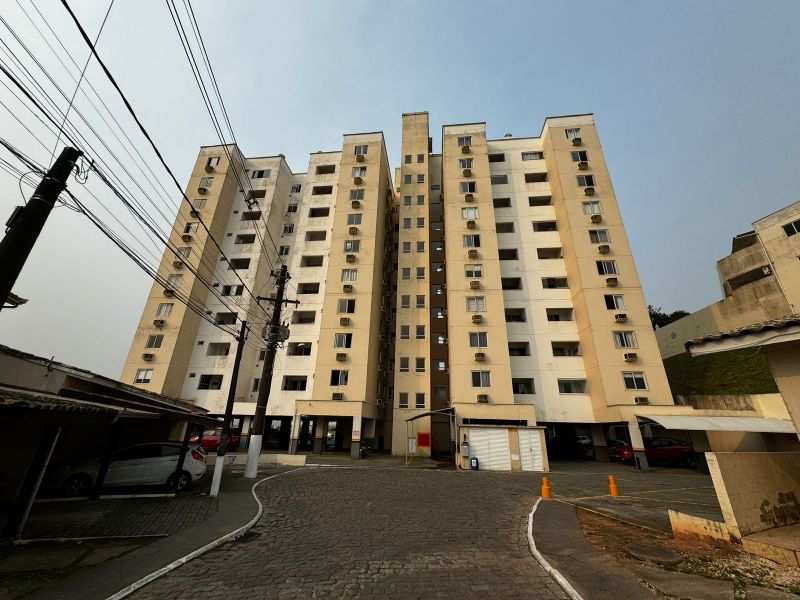Foto de Apartamento em leilão no Condomínio Residencial Colina dos Cedros em Camboriú - SC