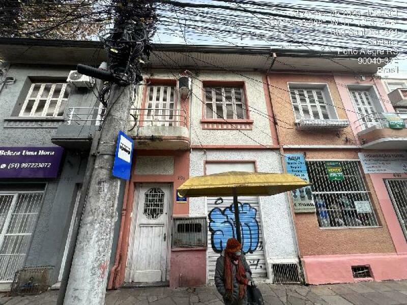 Foto de Casa em leilão no bairro Farroupilha em Porto Alegre - RS