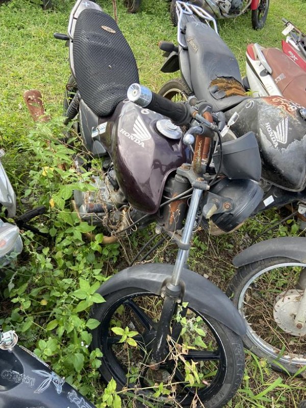 Foto de HONDA/CG 125 TITAN ES, ANO/MOD 2002/2003, COR VERMELHA, COMBUSTIVEL GASOLINA, PLACA MVB2021 - AL, RENAVAM 796954160, ID CHASSI 9C2JC30203R12