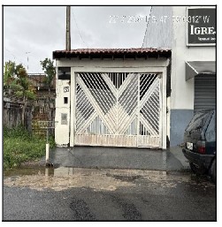 Foto de Casa em leilão no bairro Cidade Aracy em São Carlos - SP