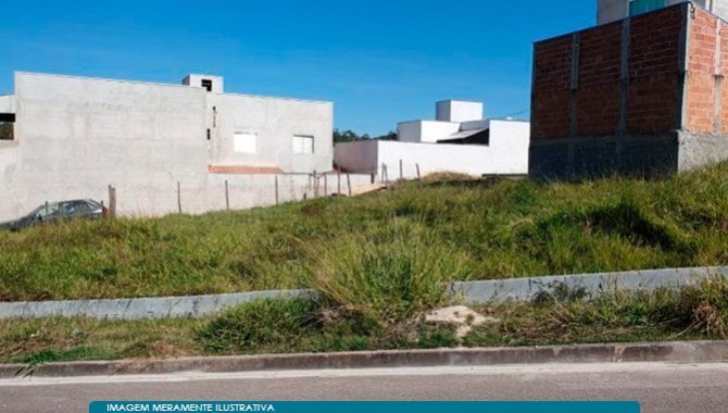 Foto de Terreno em leilão em São José Dos Campos - SP