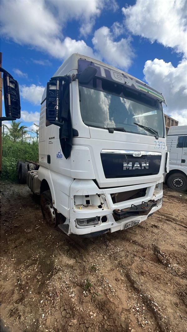 Foto de CAMINHÃO MAN/TGX 29.440 6X4 T, ANO/MOD 2014/2015, COR BRANCA, COMBUS DIESEL, PLACA QKY0382, Nº 2373. (APROX. 219.928 KMS RODADOS)