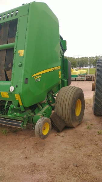 Foto de ENFARDADEIRA JOHN DEERE 560M - ANO 2024 - RITM0894175 - 21139 -PI - LOC. JABORANDI/BA