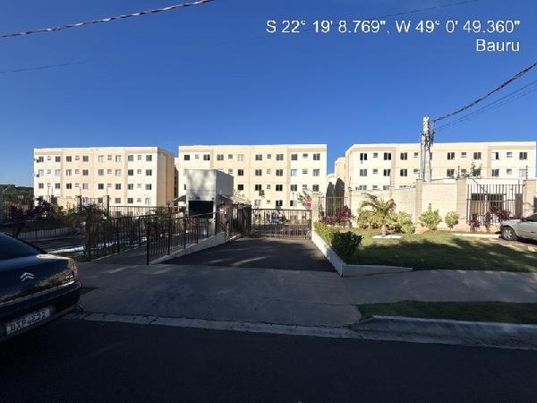 Foto de Apartamento em leilão no Jardim Country Club em Bauru - SP