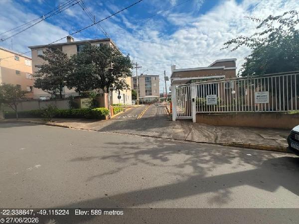 Foto de Apartamento em leilão no Parque São João em Bauru - SP