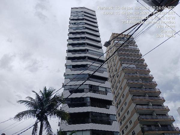 Foto de Apartamento em leilão no bairro Vila Alzira em Guarujá - SP