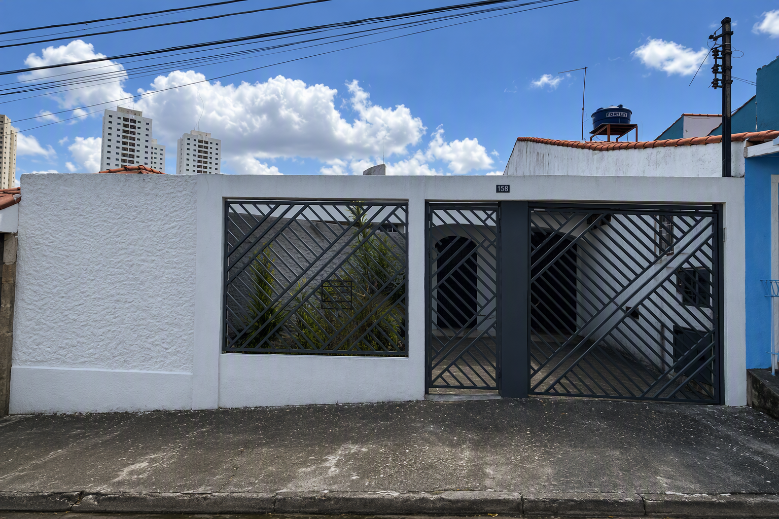 Foto de CASA COM 640 M² DE TERRENO EM REGIÃO NOBRE DE GUARULHOS - (02)