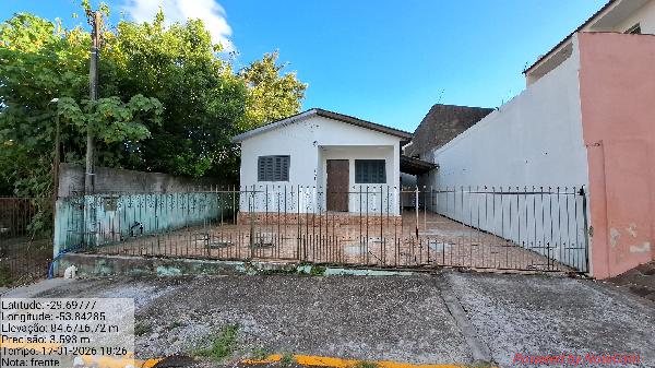 Foto de Casa em leilão no bairro Juscelino Kubitschek em Santa Maria - RS