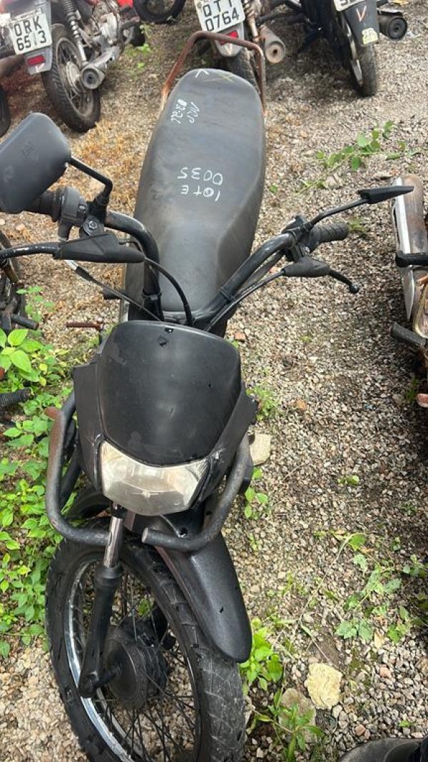 Foto de HONDA/POP100, ANO/MOD 2011/2012, COR PRETO, COMBUSTIVEL GASOLINA, PLACA OHD7810 - AL, RENAVAM 406630607, ID CHASSI 9C2HB0210CR423520, ID MOT