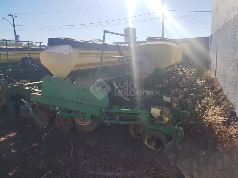 Foto de PLANTADEIRA JOHN DEERE 2126 - 26 LINHAS - Vxxxxx9 - 2013