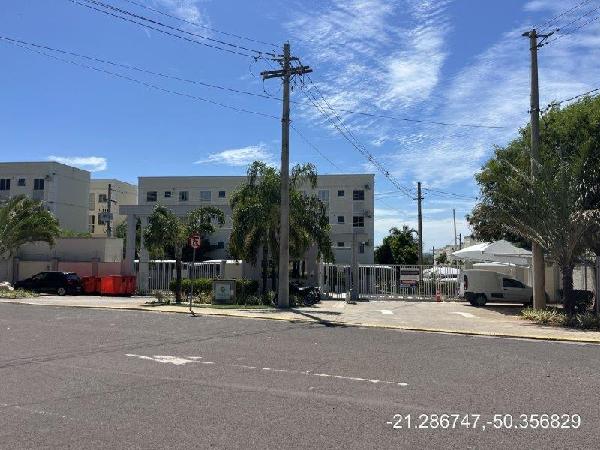 Foto de Apartamento em leilão no bairro Vila Giampietro em Birigui - SP
