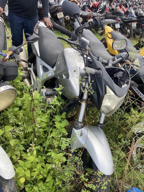 Foto de HONDA/CBX 250 TWISTER, ANO/MOD 2006/2006, COR PRATA, COMBUSTIVEL GASOLINA, PLACA KJT2F31 - AL, RENAVAM 912739053, ID CHASSI 9C2MC35006R04147